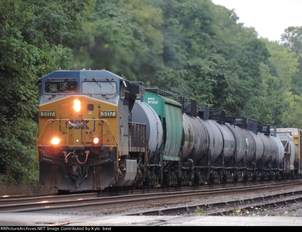 CSX 5117 on M561 